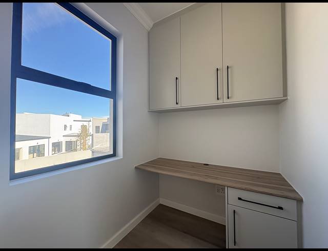 4 BEDROOM HOUSE FOR SALE IN SANDOWN
